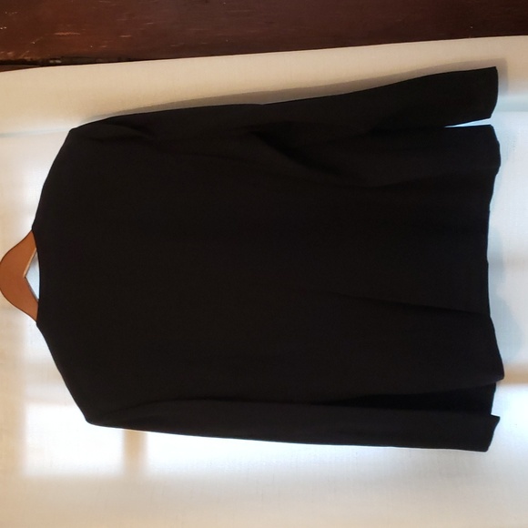 Black skirt and jacket suite, worn a few times dry clean only - Picture 4 of 9